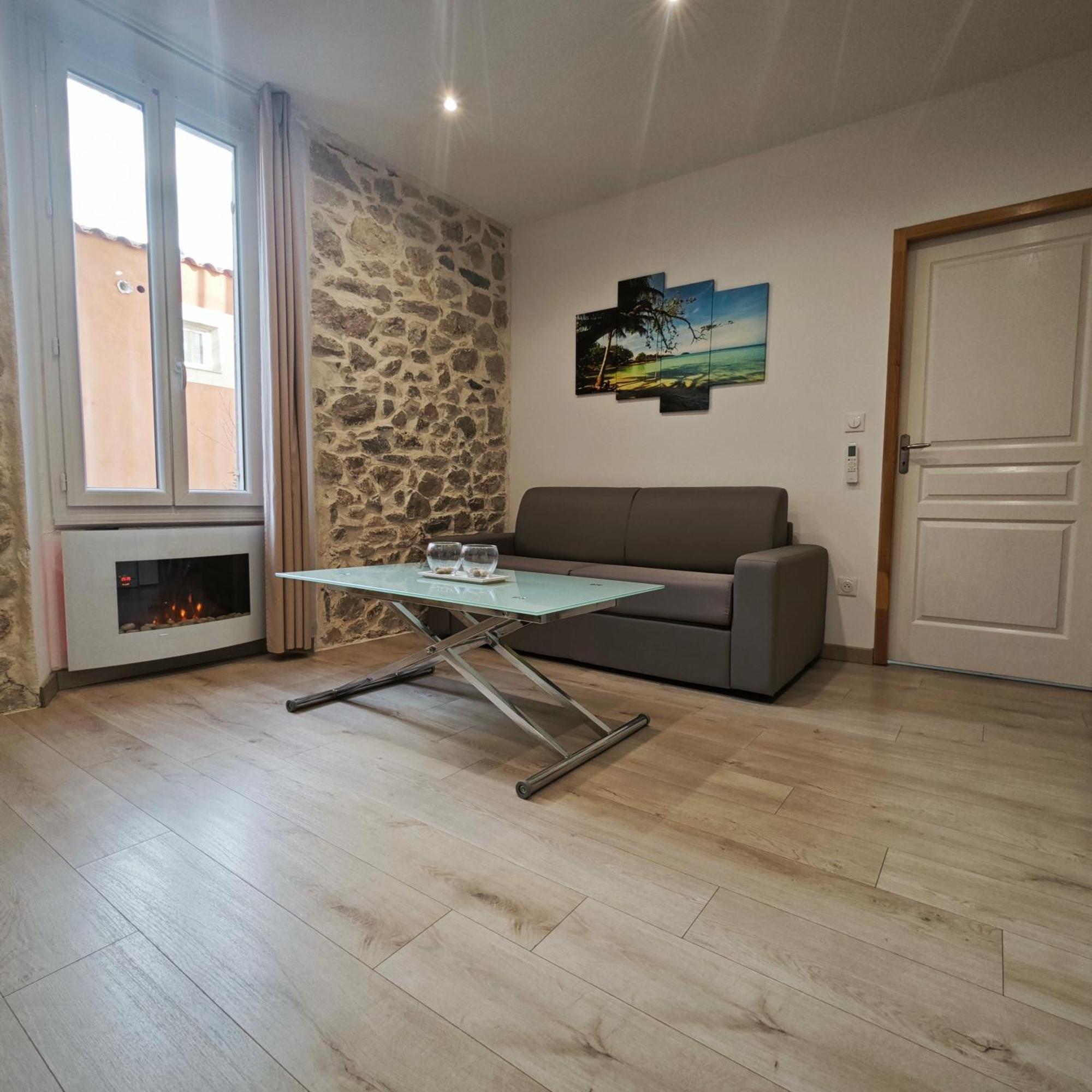 Appartement Tout Confort A 2 Pas Du Centre Ville Aubagne Luaran gambar